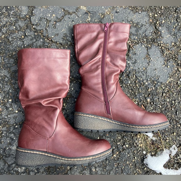 Women's Burgundy Wedge Boots - Picture 2 of 6